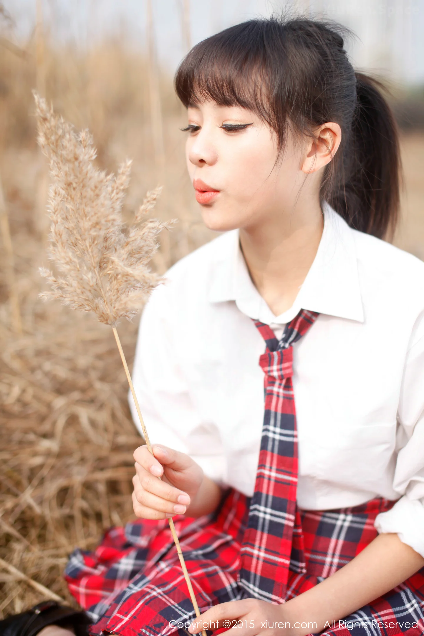 图片[6]-[XiuRen秀人网]VOL.318 邻家女孩七米baby户外红色格子裙清新学生装迷人写真112P-秀人网官方网站